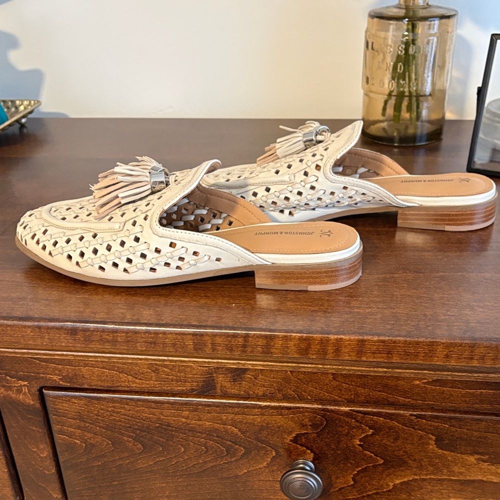 Women's Johnston & Murphy Cream Tassel Loafers - Picture 3 of 6
